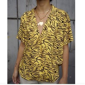 NWT The Drop yellow/black animal, print button down short sleeve shirt, XL